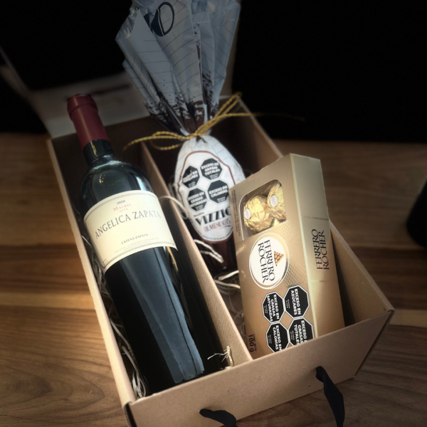 Box Pascuas, Angelica Zapata